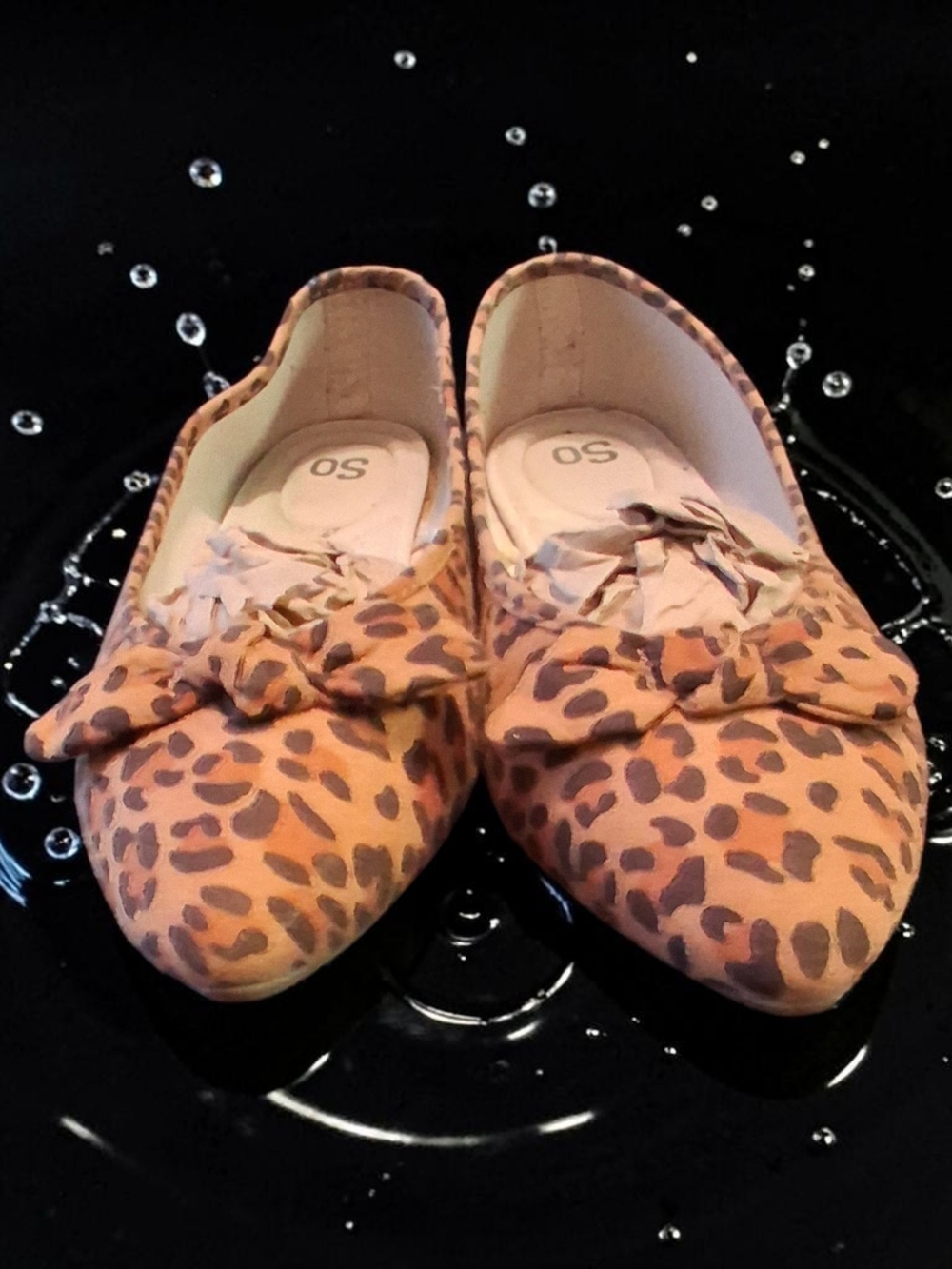 SO Leopard Print Pointed Toe Flats in Tan and Brown Womens Shoes Size 9 Cute